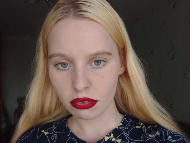 Profilio nuotrauka charming-blonde