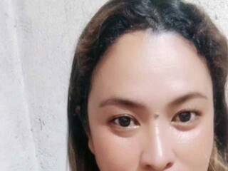 Erotinis vaizdo pokalbis Charming-Cel