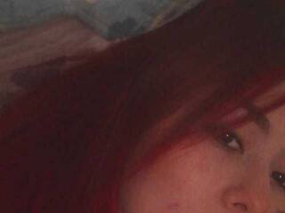 Erotinis vaizdo pokalbis cherry-redhot