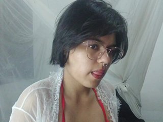 Erotinis vaizdo pokalbis CherryAangela