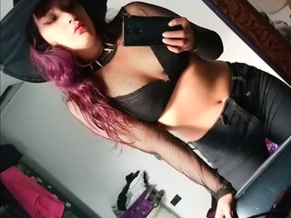 Erotinis vaizdo pokalbis ChiaraMiller