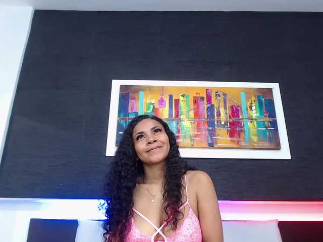 Nuotraukos CinthiaBrown Hello guys, I really horny today, I want to feel your big cock in my mouth/goal show/blow job naked/100tkn