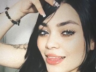 Erotinis vaizdo pokalbis Clhoe-Doll