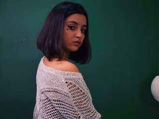 Erotinis vaizdo pokalbis CoralineJonez