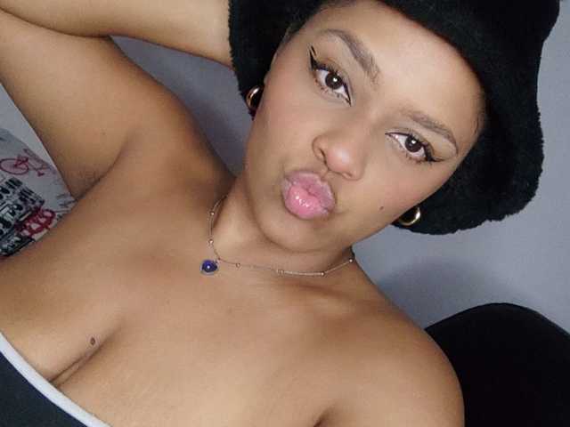 Profilio nuotrauka corinastonee