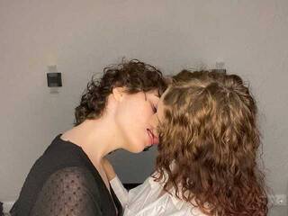 Erotinis vaizdo pokalbis couplesilkk