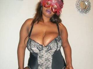 Erotinis vaizdo pokalbis CallyCaliente