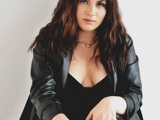 Erotinis vaizdo pokalbis CrimsonDusk