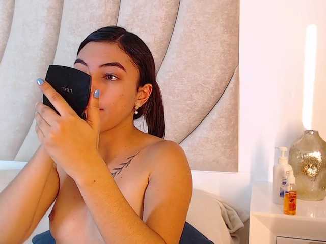 Nuotraukos CrisGarcia- hey I'm Cris! ❤ 122 tk instant naked and playful ✔ my vibe toy is ON and ready for HIGH VIBES ⚡ first goal of the day: naked twerking @sofar @total