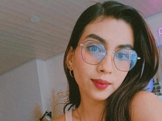 Erotinis vaizdo pokalbis Cristin-Petite