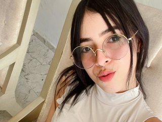 Erotinis vaizdo pokalbis Crystal-Walls