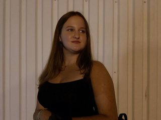 Erotinis vaizdo pokalbis CrystalMuse