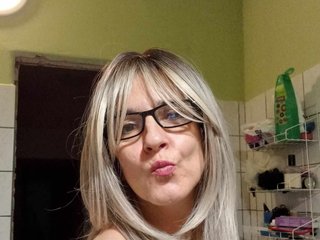 Erotinis vaizdo pokalbis csinilora00