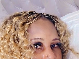 Erotinis vaizdo pokalbis Curvybae