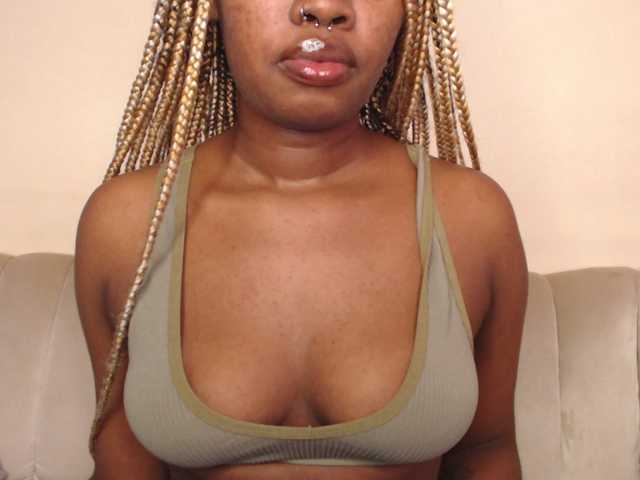 Transliacijos ekrano nuotraukos Curvyblaire18