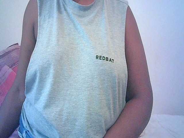 Transliacijos ekrano nuotraukos curvybootyx