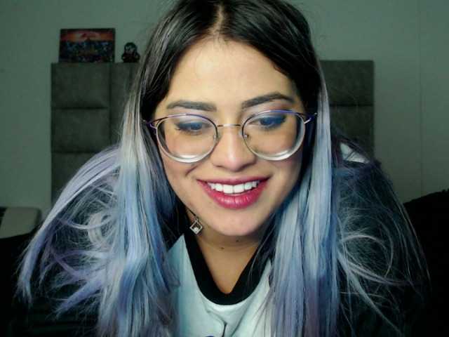 Nuotraukos CUTE_AHRI18 Can you make me wet with your tips?