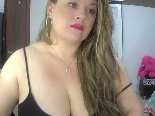 Nuotraukos cutelatina HELLO GUYS¡¡ MAKE ME FEEL SPECIAL AND HOT !!