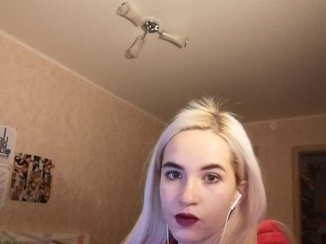 Nuotraukos CuteQGirl Hey guys!:) Goal- #Dance #hot #pvt #c2c #fetish #feet #roleplay Tip to add at friendlist and for requests!