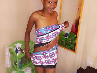 Erotinis vaizdo pokalbis Cuteylove