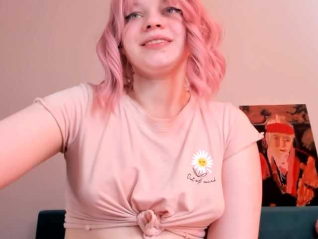 Nuotraukos CutieSue Oil show , naked body ^_^ lovense in my pussy subscription 10 tokens @total @sofar : start show @remain
