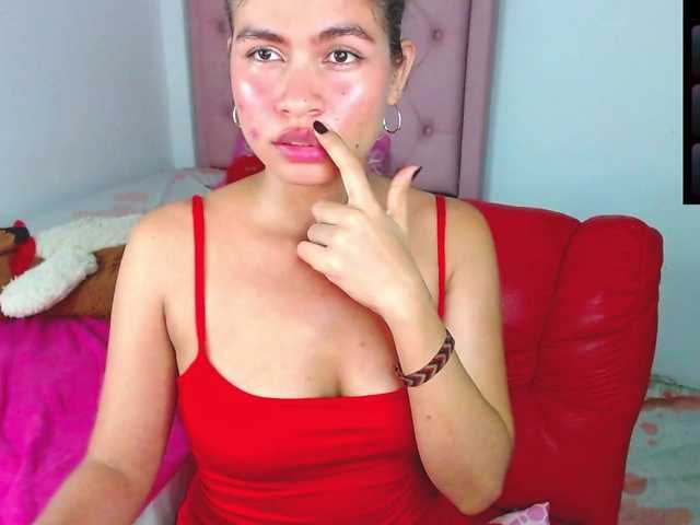 Nuotraukos Cyntiaross Goal: cumshow #asian #squirt #bigass #hairy #latina