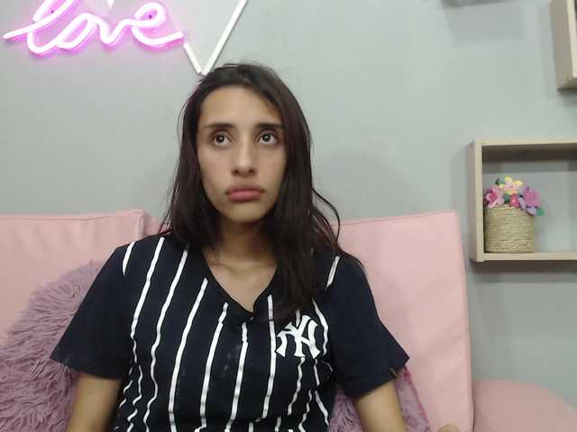 Nuotraukos Roxana_ let's have fun, I'll do a , come on Suck feets help me babyyy