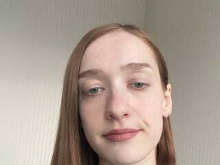 Erotinis vaizdo pokalbis DacotaDoll