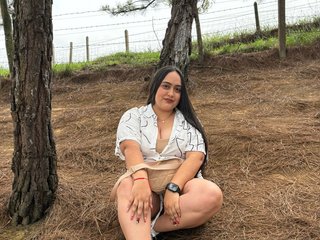 Erotinis vaizdo pokalbis Daniela-Saenz