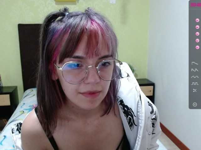 Transliacijos ekrano nuotraukos danikhadid