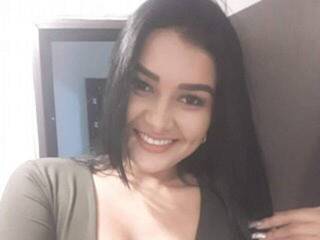 Erotinis vaizdo pokalbis DaniWilliamss