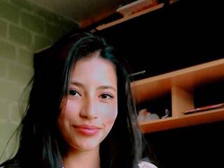 Erotinis vaizdo pokalbis danycinnamon