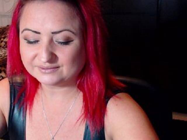 Transliacijos ekrano nuotraukos KinkyDomina