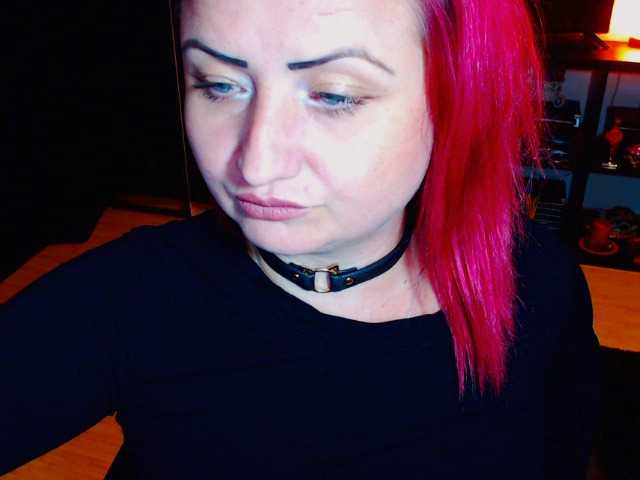 Transliacijos ekrano nuotraukos KinkyDomina