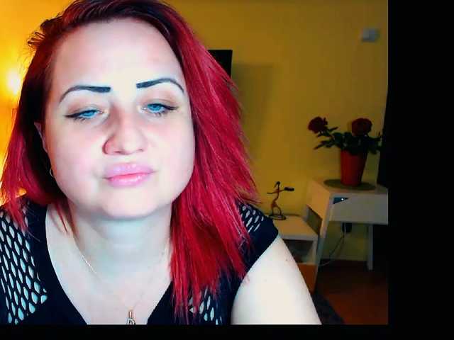 Transliacijos ekrano nuotraukos KinkyDomina