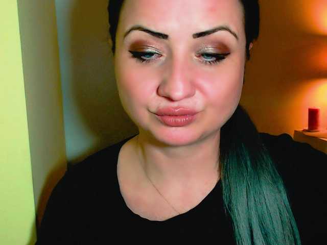 Transliacijos ekrano nuotraukos KinkyDomina