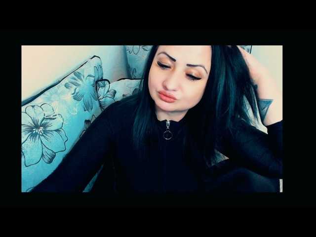 Transliacijos ekrano nuotraukos KinkyDomina