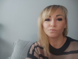Erotinis vaizdo pokalbis DarylDoll