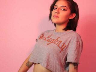 Erotinis vaizdo pokalbis DebbieBinet