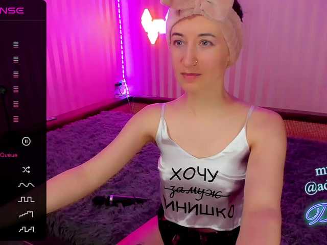 Transliacijos ekrano nuotraukos DellyRoze