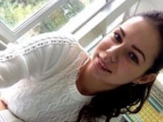 Erotinis vaizdo pokalbis delphinna