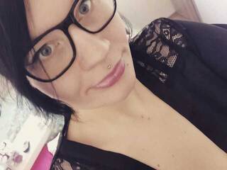 Erotinis vaizdo pokalbis DevoteLudiaa