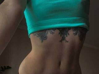 Erotinis vaizdo pokalbis Koshkojena