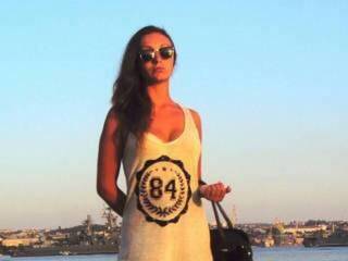 Erotinis vaizdo pokalbis dinaenjoy