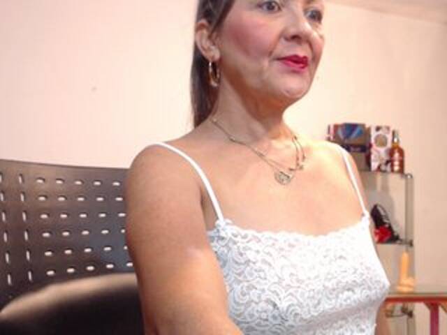 Transliacijos ekrano nuotraukos SquirtNstyGrl