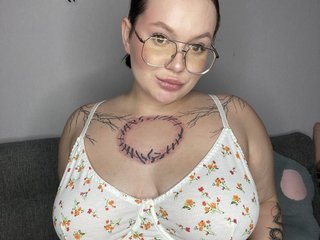 Erotinis vaizdo pokalbis Divine-1