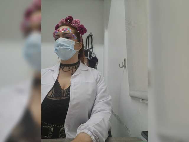 Nuotraukos Doctora-Danna Working us Doctor... BETWEEN PATIENTS we can do all my menu...write me pm what would u like to see... fuck us hard¡¡¡¡