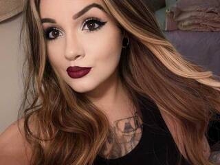 Erotinis vaizdo pokalbis Doll4Sir