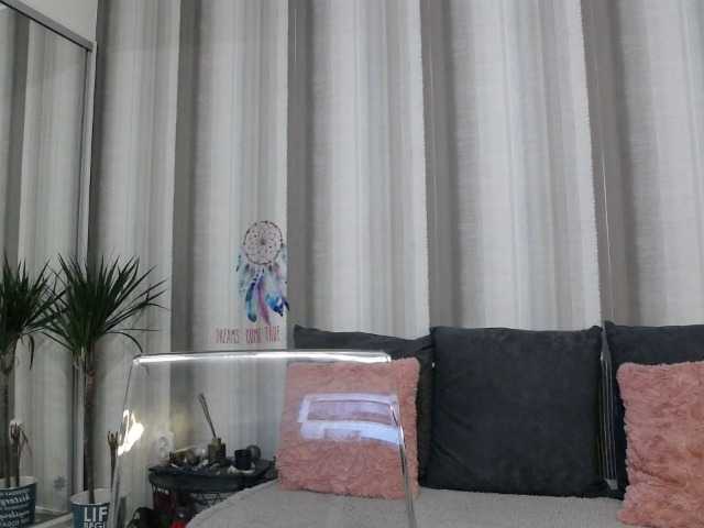 Transliacijos ekrano nuotraukos Dollyada