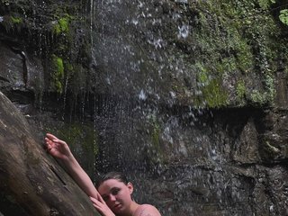 Erotinis vaizdo pokalbis DomoniqueEdnie